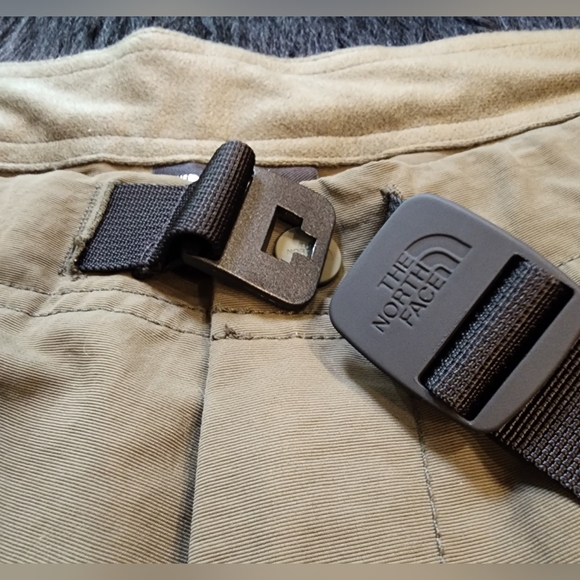 NEW The North Face Convertible Pants that Zip off into shorts! Men's Size 36 - Picture 6 of 9